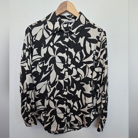 Devoted Tops - Elegant Black and White Floral Button Down Shirt